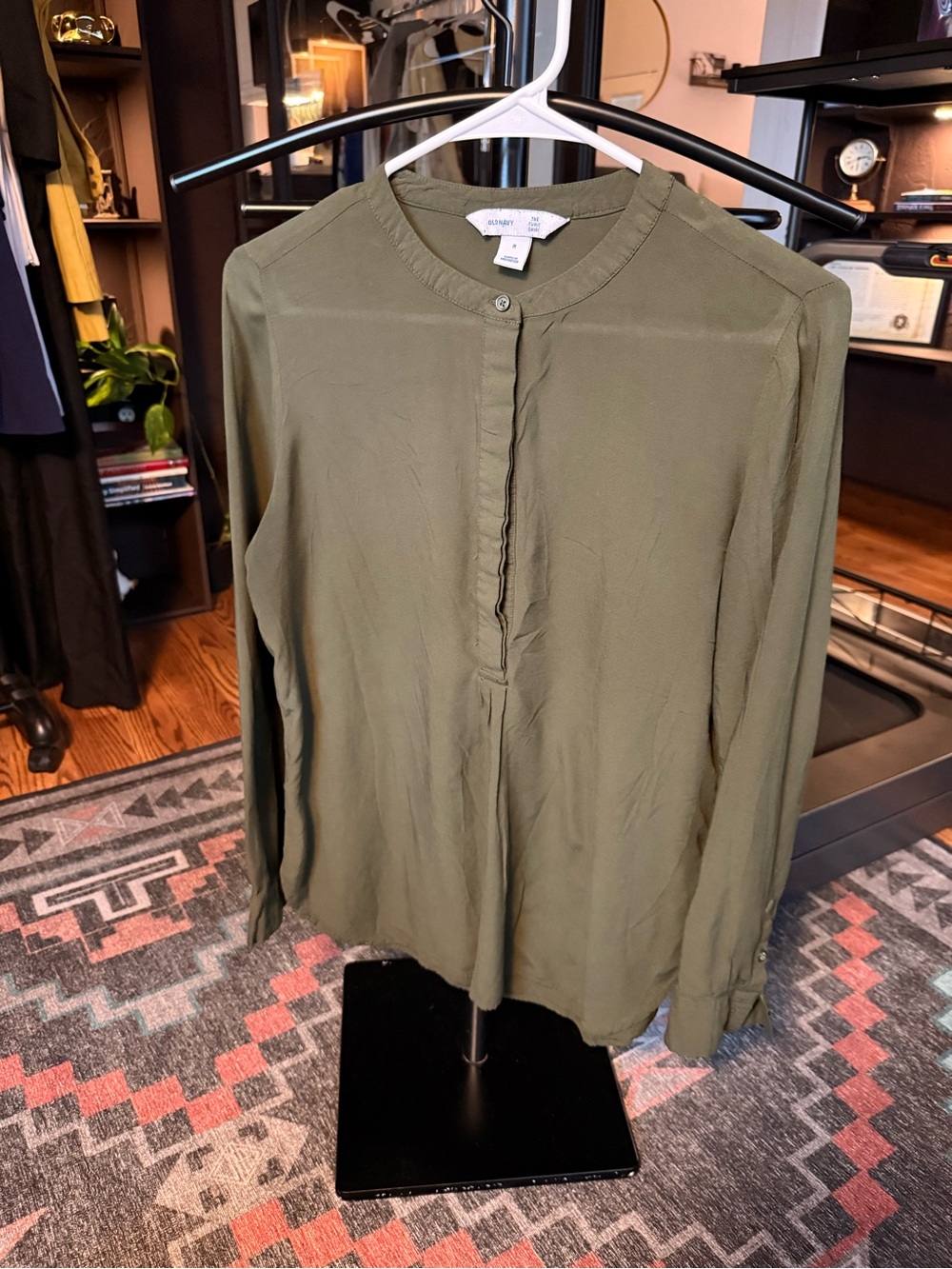 Old Navy Olive Green Long-Sleeve Henley Blouse